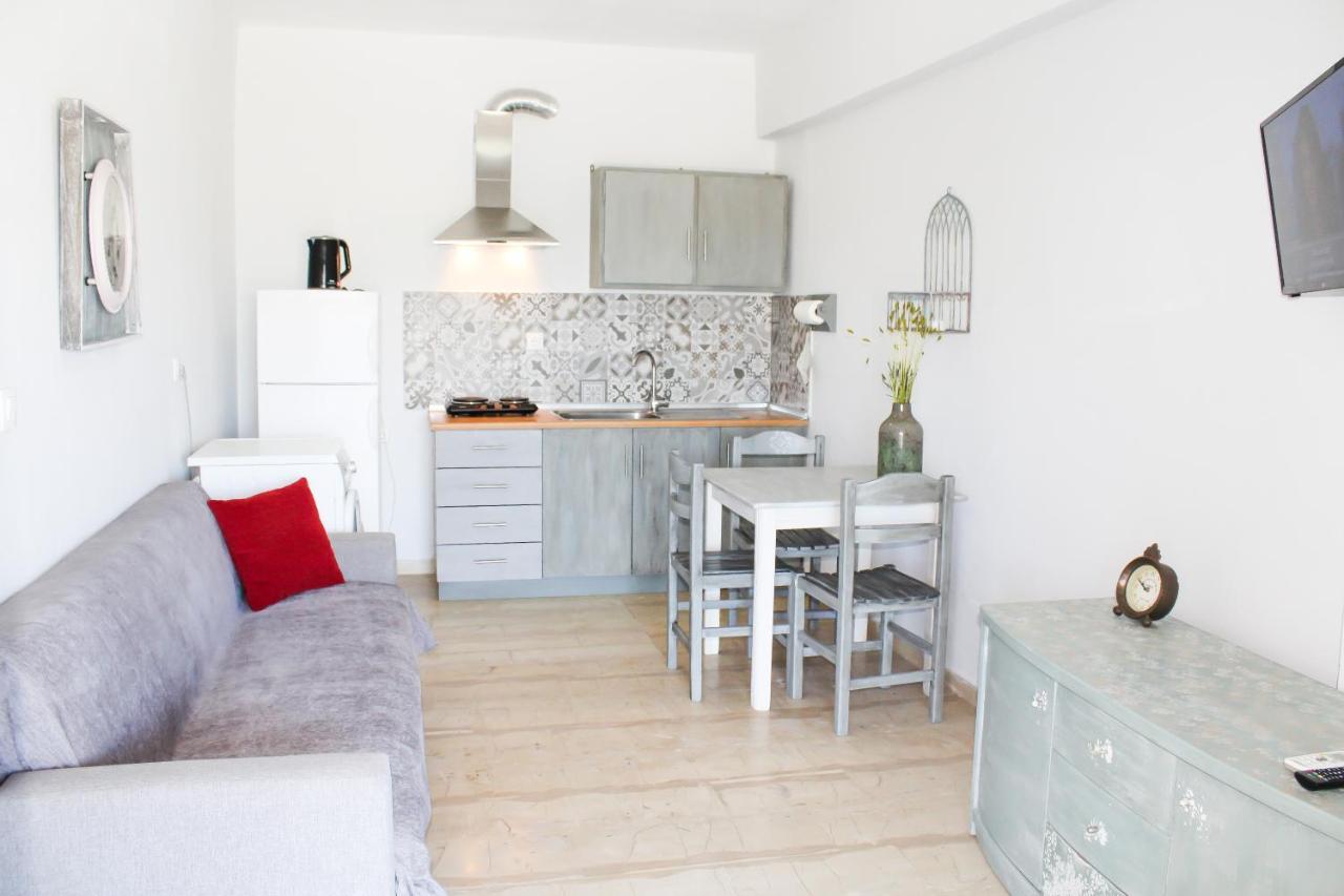 Braziliana Apartments Dassia  Bagian luar foto