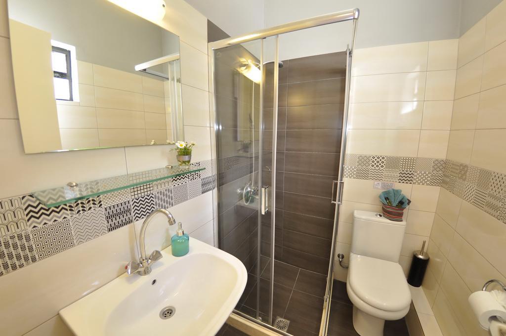 Braziliana Apartments Dassia  Bagian luar foto